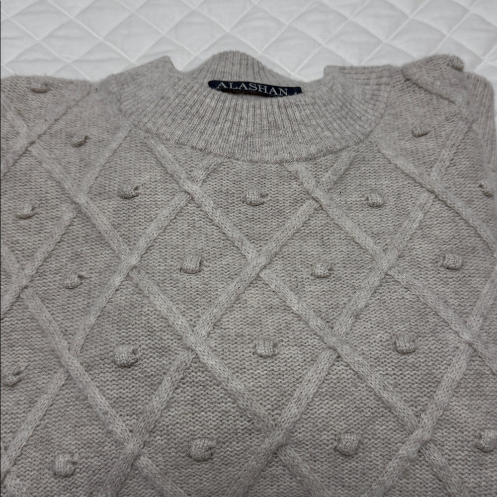 Alashan Women's Cream Turtleneck Sweater size S